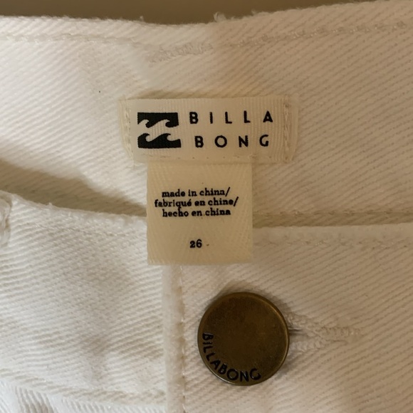 Billabong Size 26 Women’s white jeans shorts - Picture 5 of 5